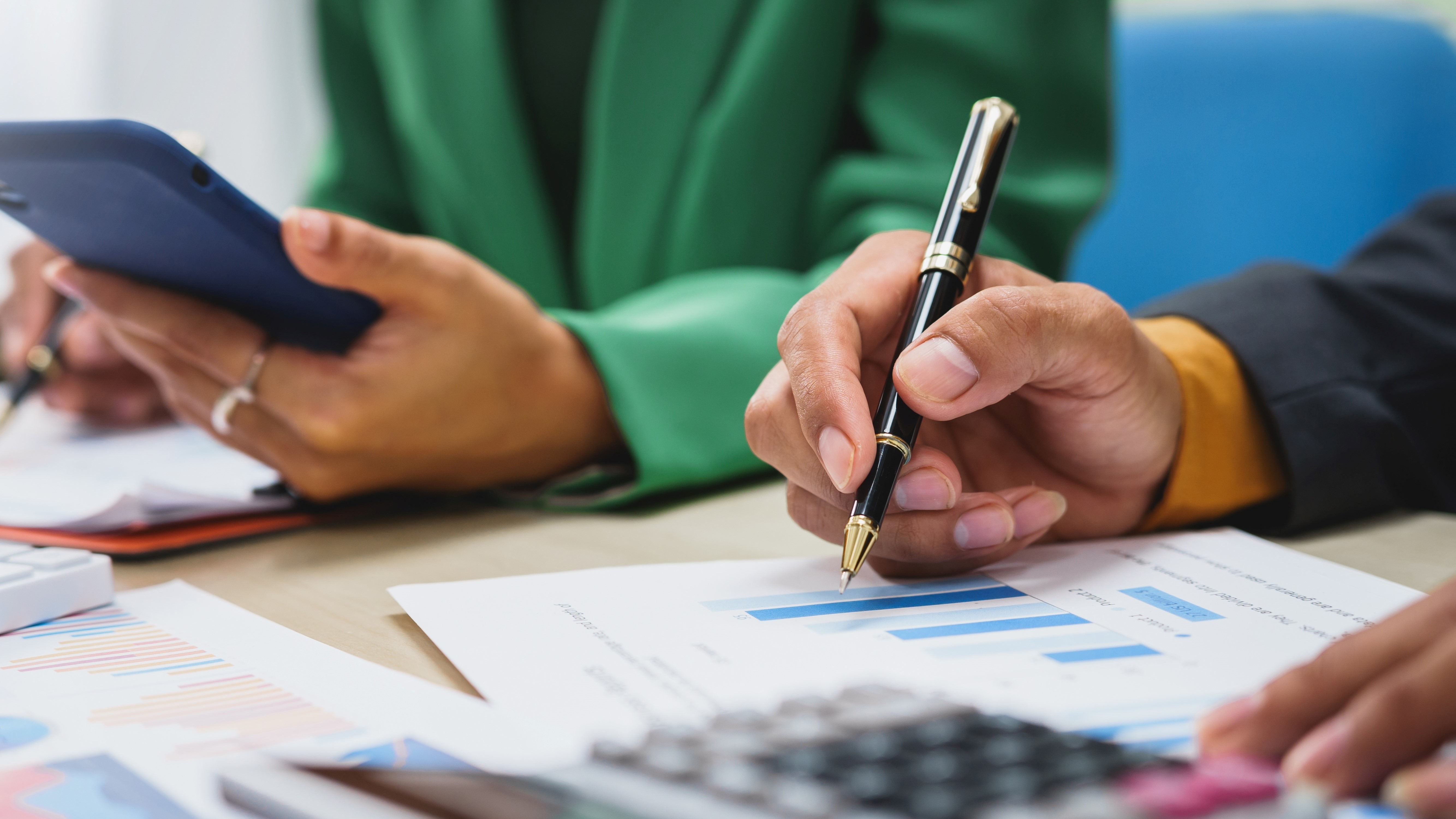 Support for pioneering data-driven commissioning
